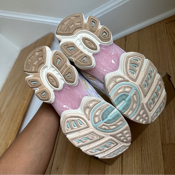 ASICS GEL NIMBUS 9 SNEAKERS IN CREAM AND BARELY ROSE - Picture 9 of 9